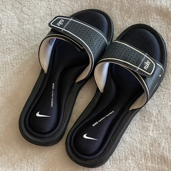 Nike Black and White Slide Sandals - Picture 4 of 13
